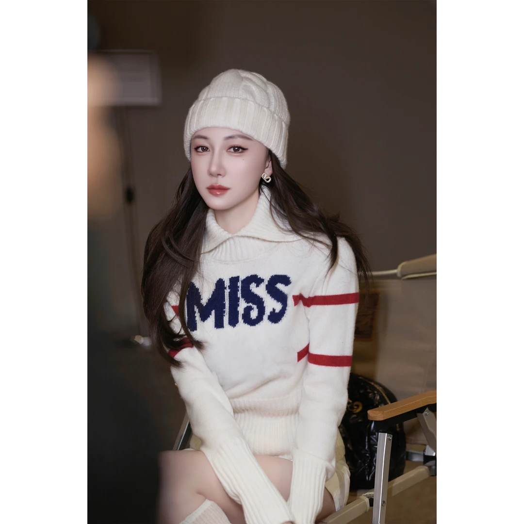 LMERENCE “云漫” 高定miss滑雪限定撞色字母套头针织衫