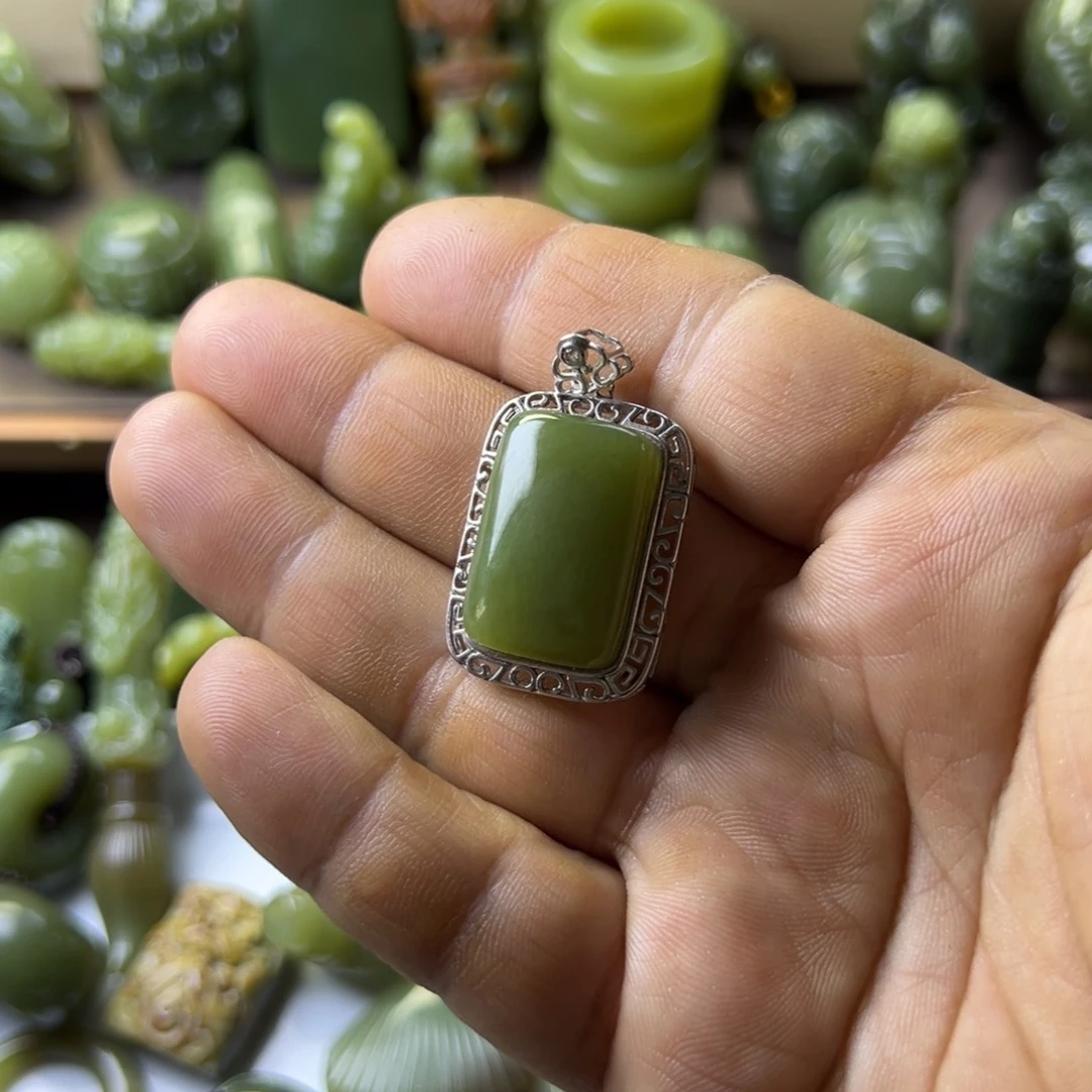 岫岩老玉（透闪石质玉）挂件未镶嵌大*