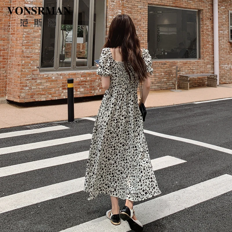 泡泡袖碎花连衣裙法式方领2025新款女夏季轻熟风收腰显瘦开叉长裙