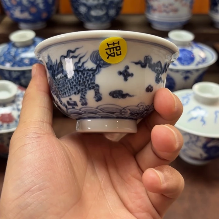 景德镇纯手工手绘麒麟压手杯