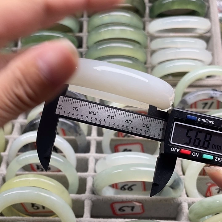 蛇纹石玉未镶嵌手镯67