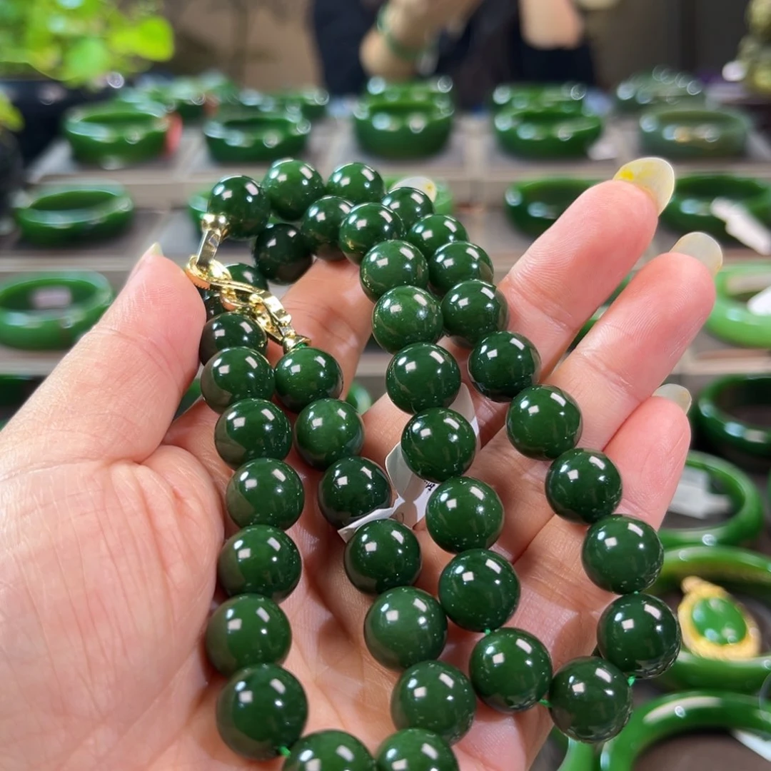 颈饰未镶嵌和田玉（碧玉）卡12