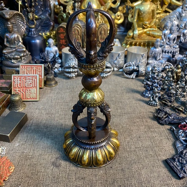 纯铜鎏金金刚杵摆件