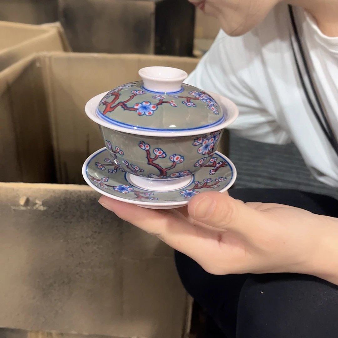 摆件景德镇陶瓷盖碗。红。
