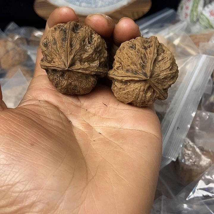 文玩核桃把件云南铁核桃基地16