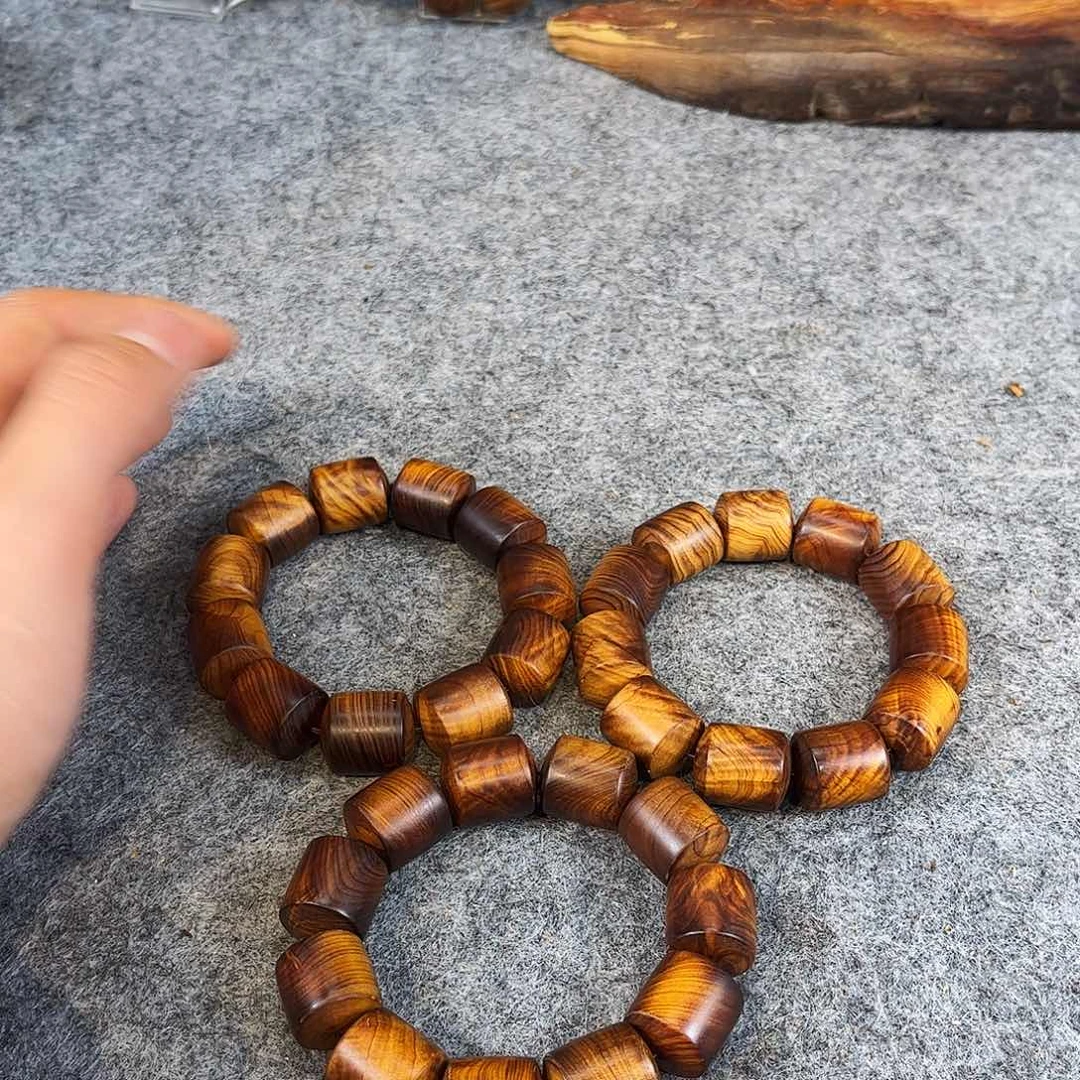 柏木（崖柏）雷雷微闪精品发其一