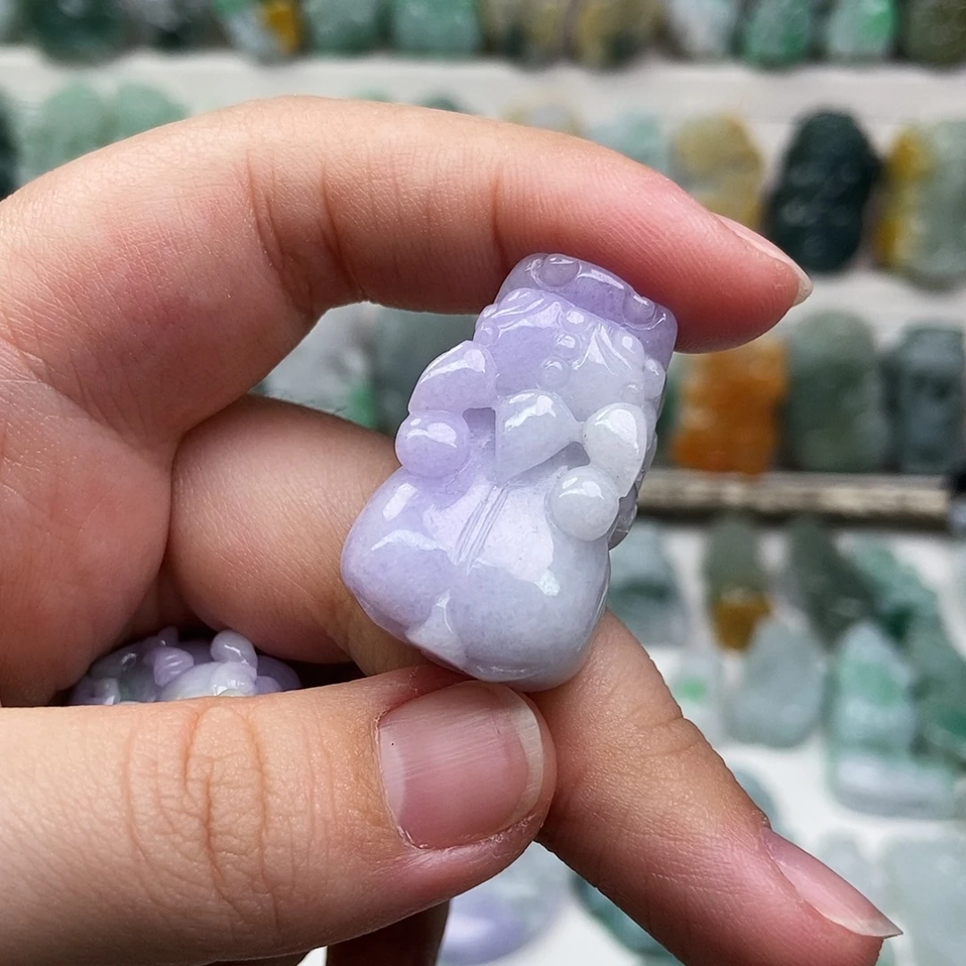 翡翠未镶嵌吊坠(赠链)