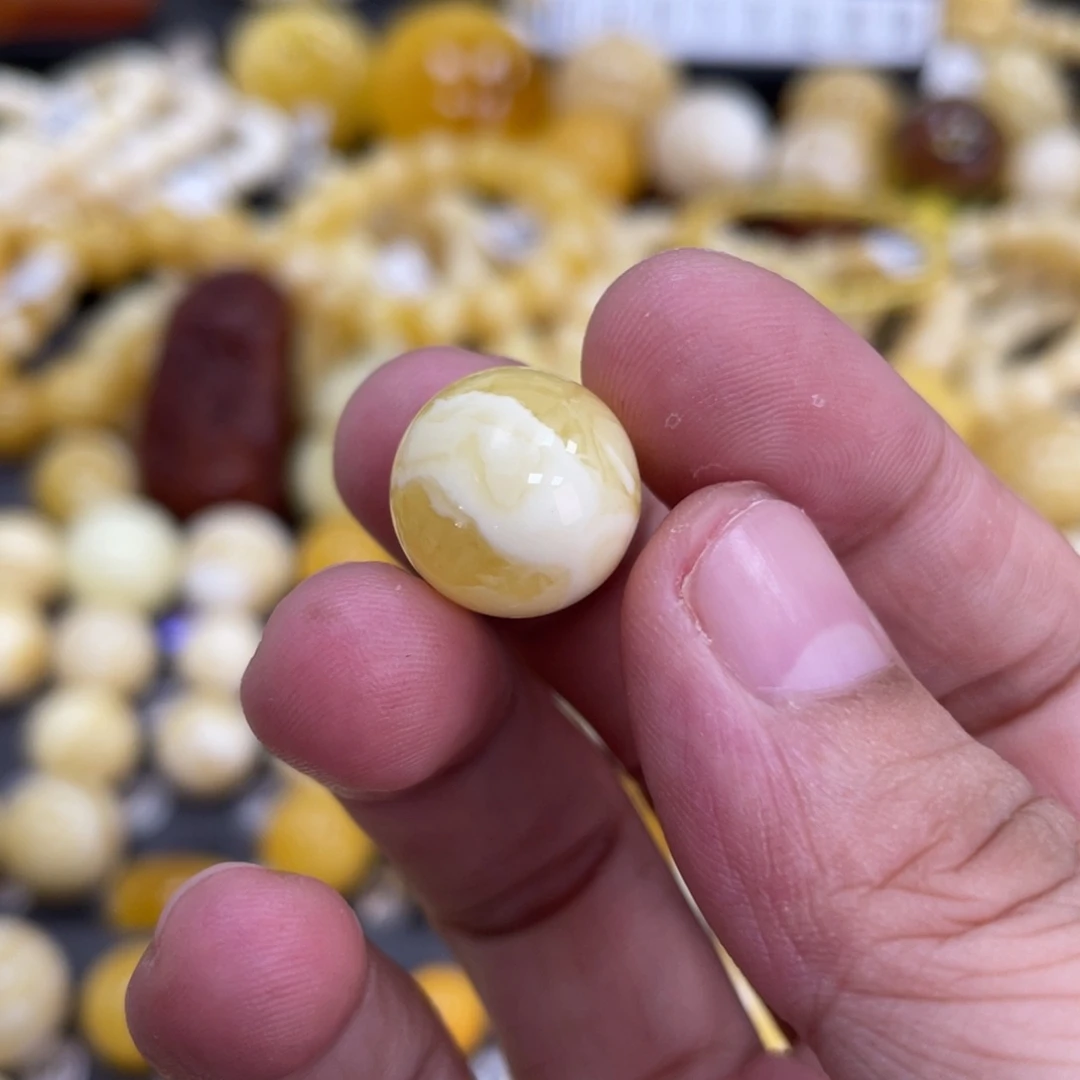 未镶嵌琥珀裸石14mm微瑕疵金瓷白