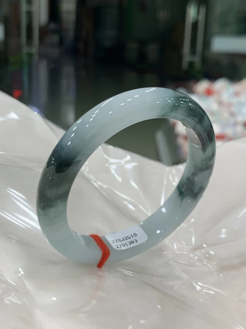 天然缅甸A货翡翠 水润细腻 种水飘蓝花 正圈玉手镯 54-55 1393