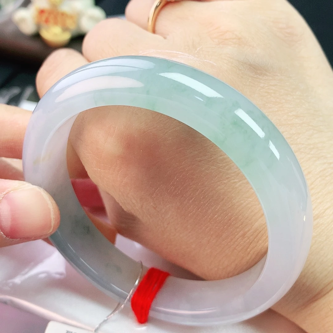 翡翠手镯未镶嵌58圈