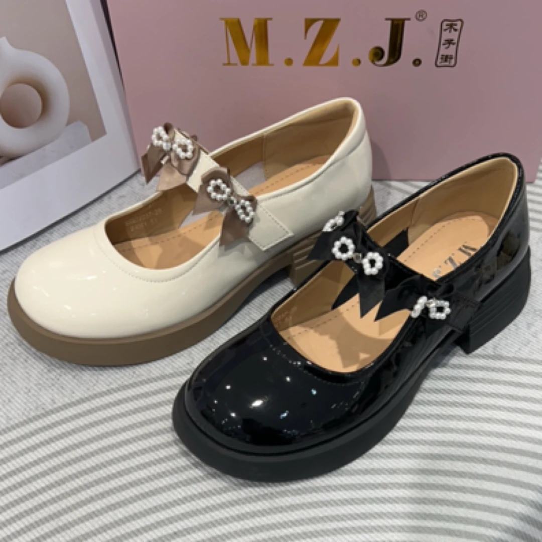圆头带钻时尚休闲方跟春季新款玛丽珍女鞋