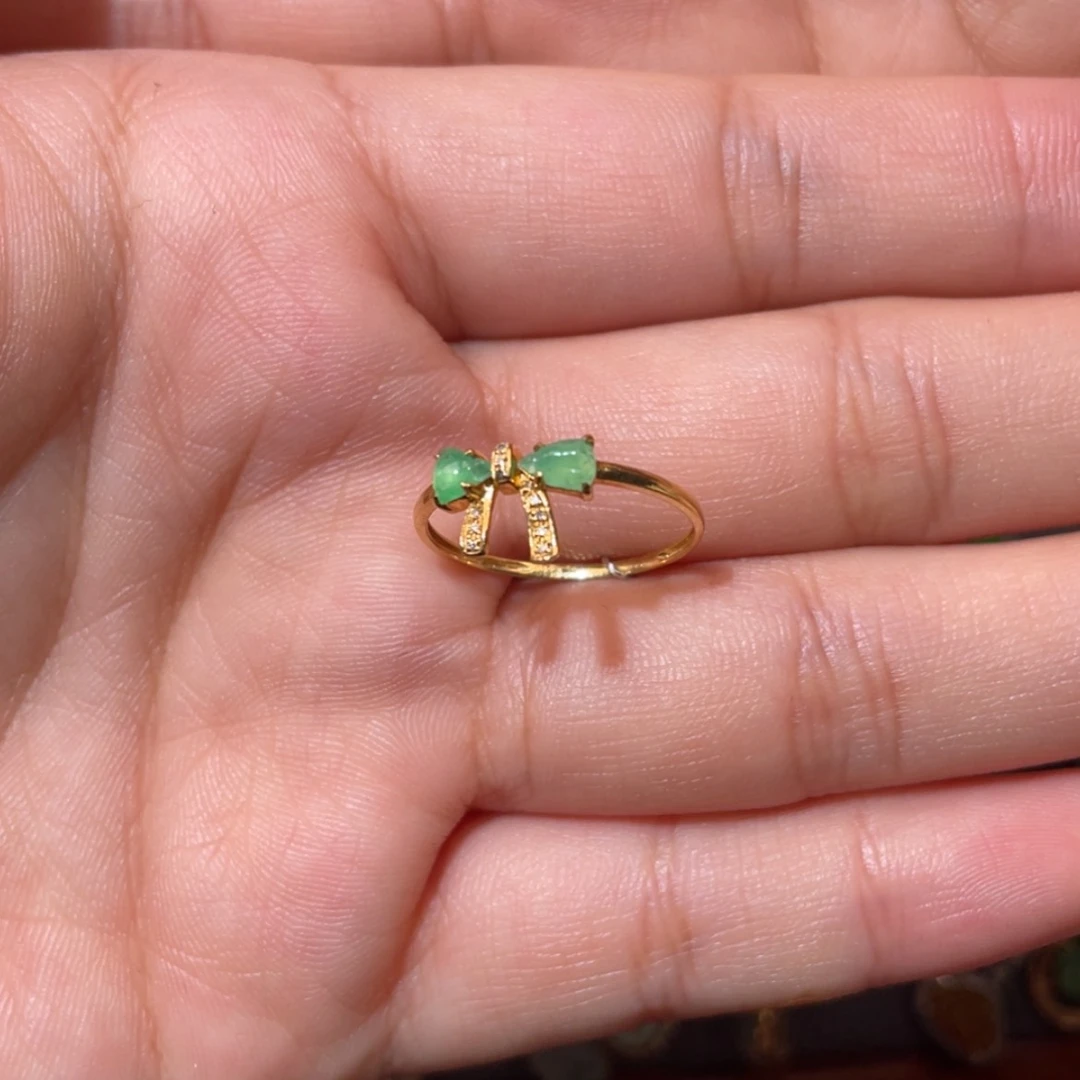 【闪购商品】颈饰18K金镶嵌翡翠