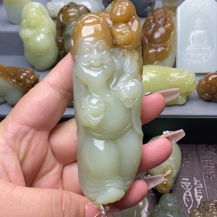 和田玉未镶嵌把件