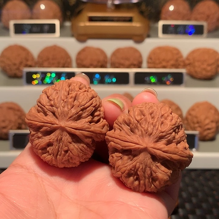 文玩核桃把件滚石