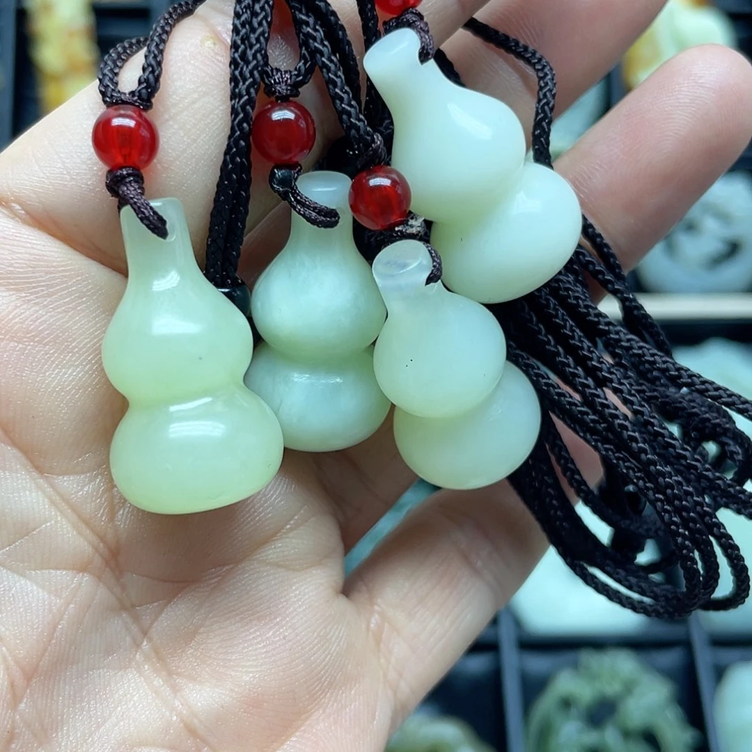 蛇纹石玉未镶嵌颈饰多样性发货，拍一发一