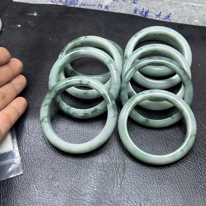 因***妻未镶嵌定制翡翠翡翠