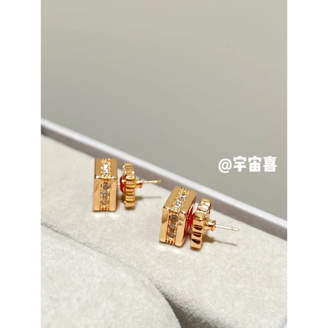 铜合金锆石耳饰 D1-141【粉金白锆小饼干月饼耳钉】