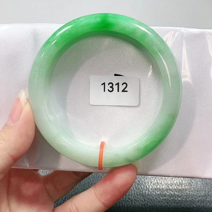 翡翠手镯未镶嵌天然翡翠手镯57.6