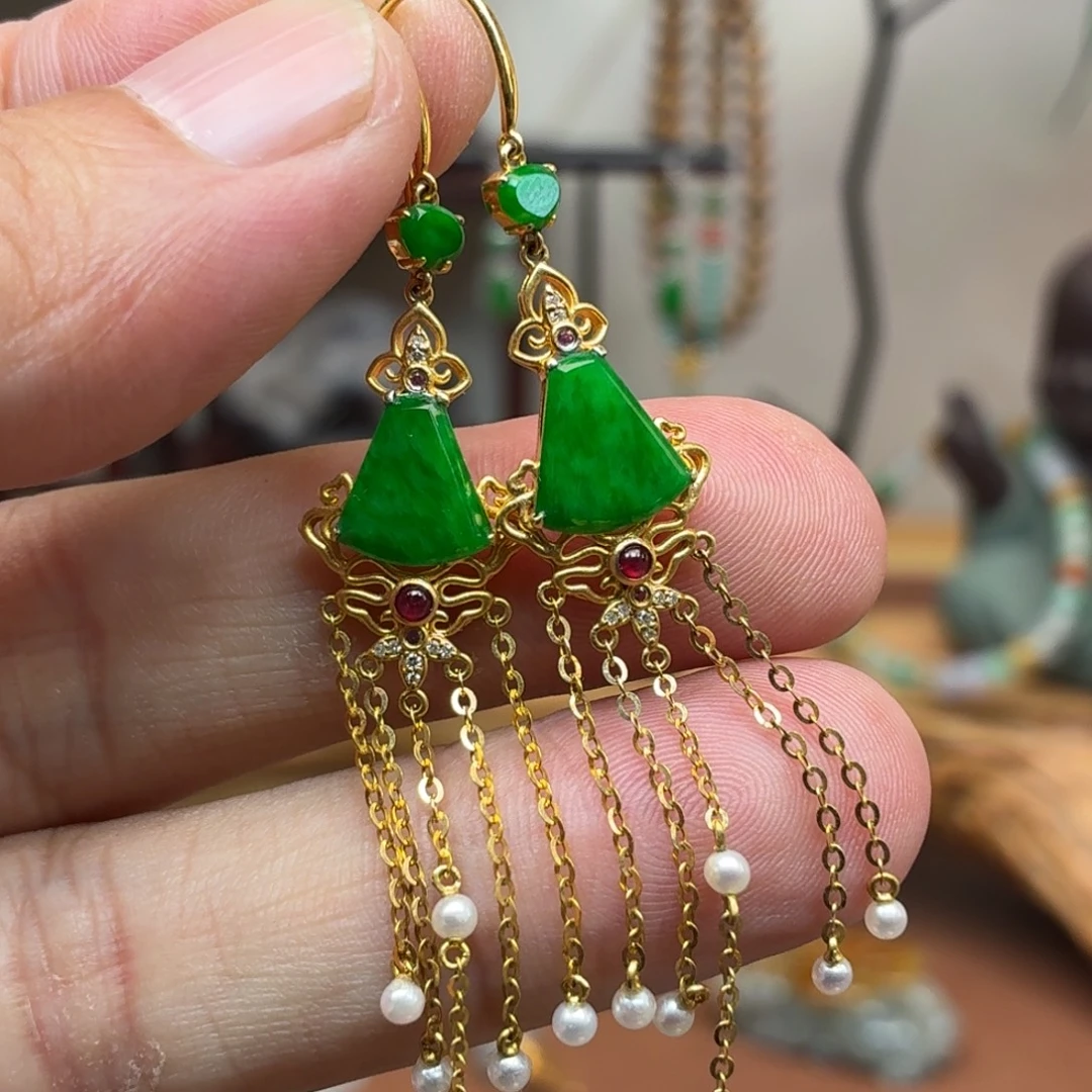 翡翠18K金镶嵌耳饰