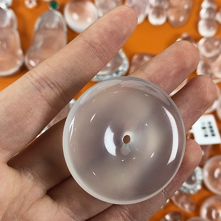 石英质玉未镶嵌颈饰