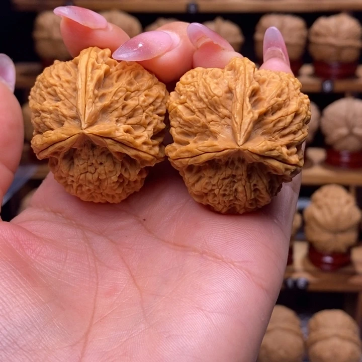 文玩核桃把件凌云三棱18