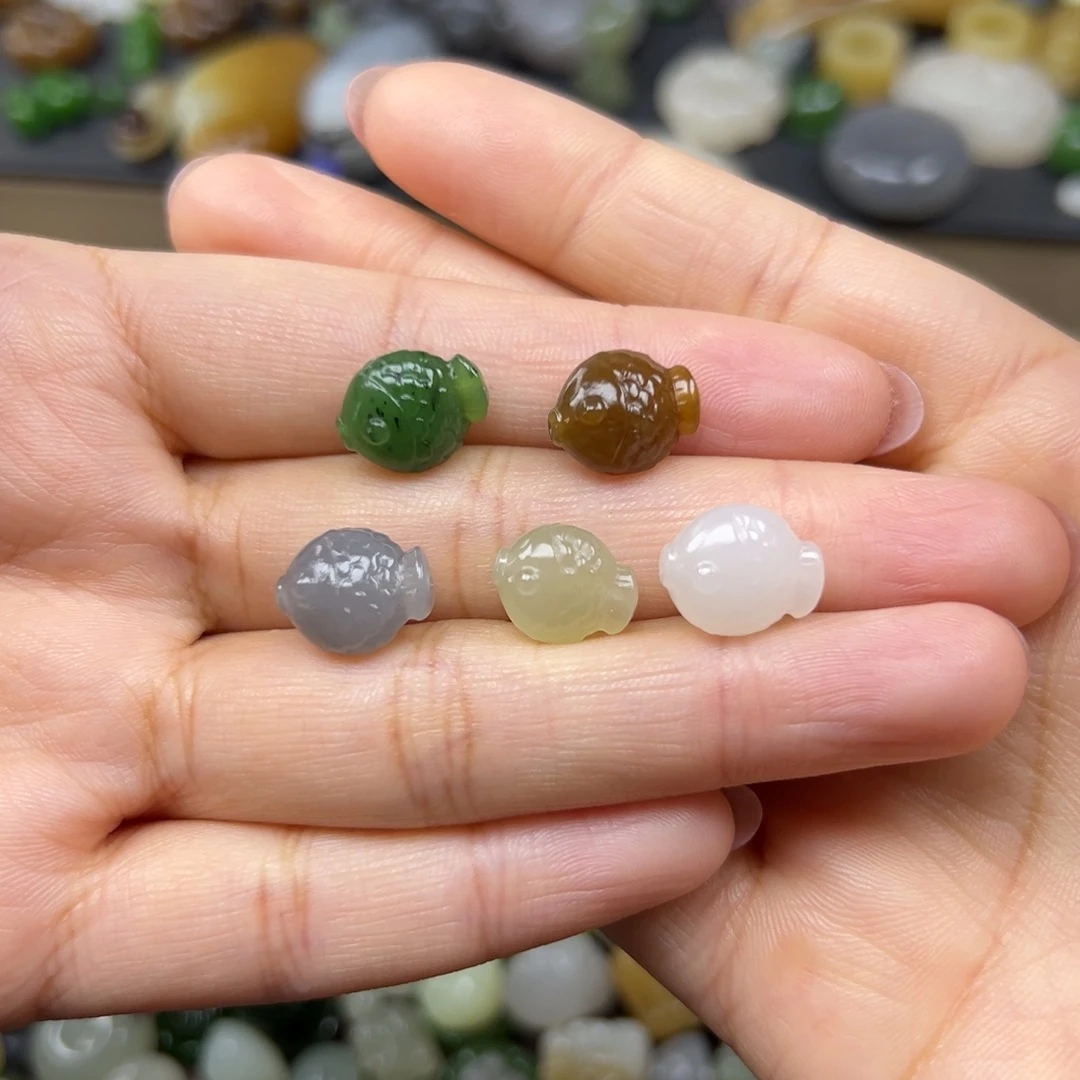 和田玉未镶嵌颈饰98一个多样性发其一