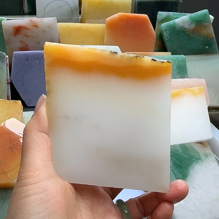 定制石英质玉金丝玉