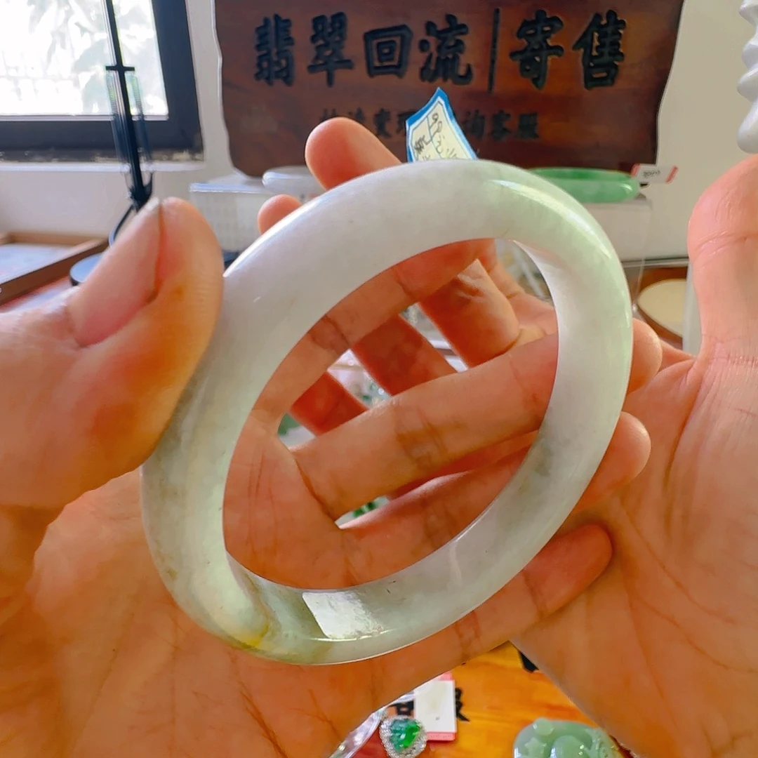 翡翠手镯未镶嵌翡翠99