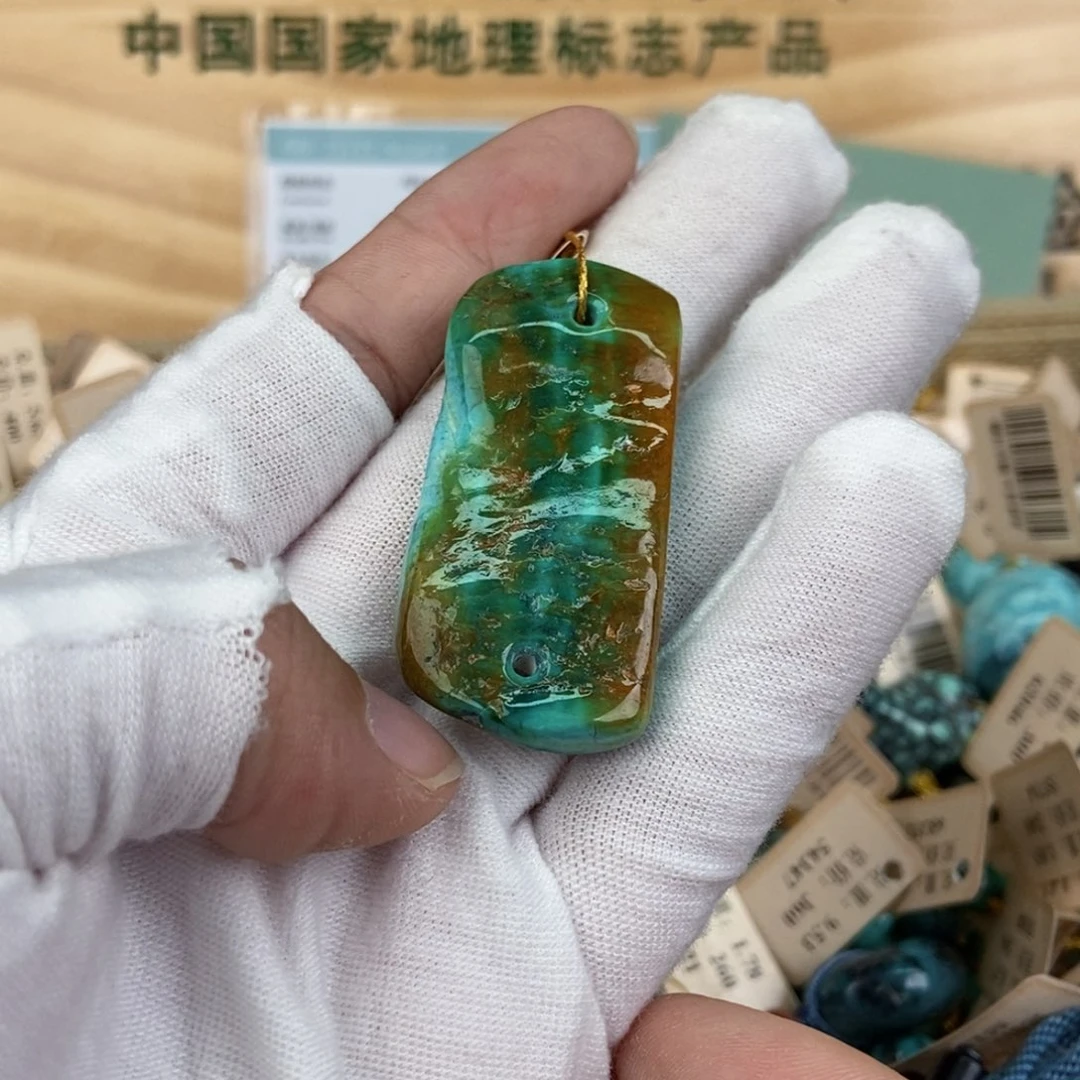 未镶嵌绿松石珠宝奇石