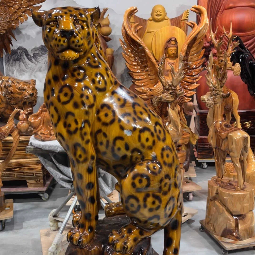 统***下香樟木香樟木手工雕刻豹子