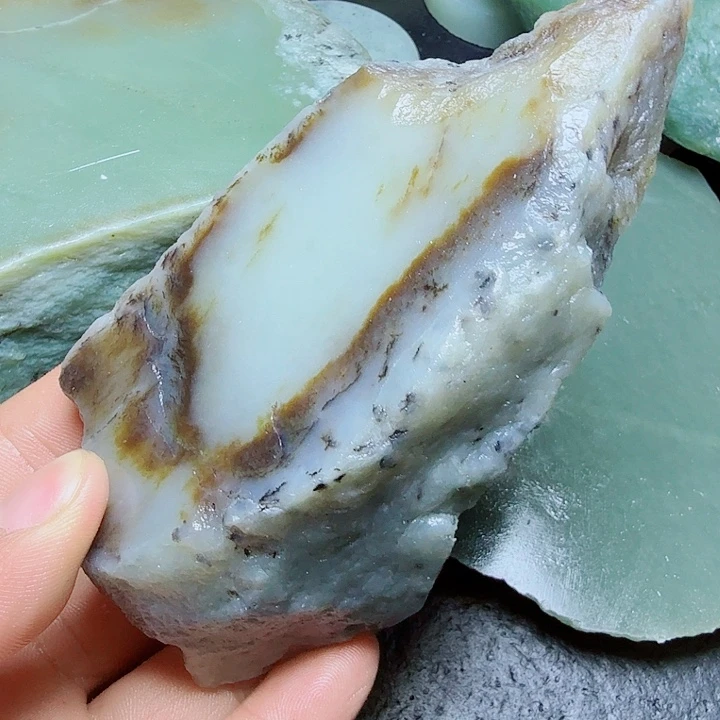 和田玉（糖玉）未镶嵌珠宝奇石大***生