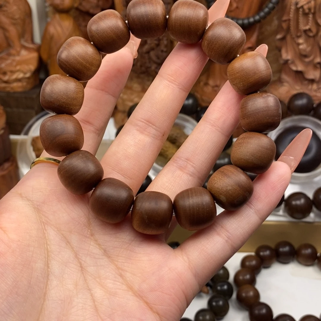 我***酒手串/手链檀香木迈索尔老山檀红肉1516奶香，微微瑕