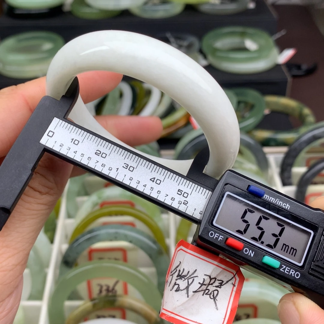 蛇纹石玉未镶嵌手镯354