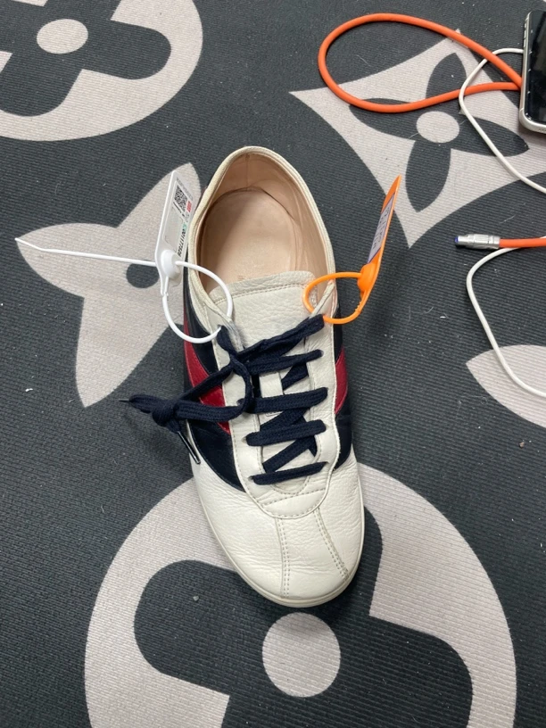 Gucci白色阿甘鞋