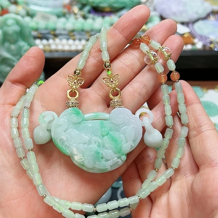 翡翠颈饰未镶嵌吊坠