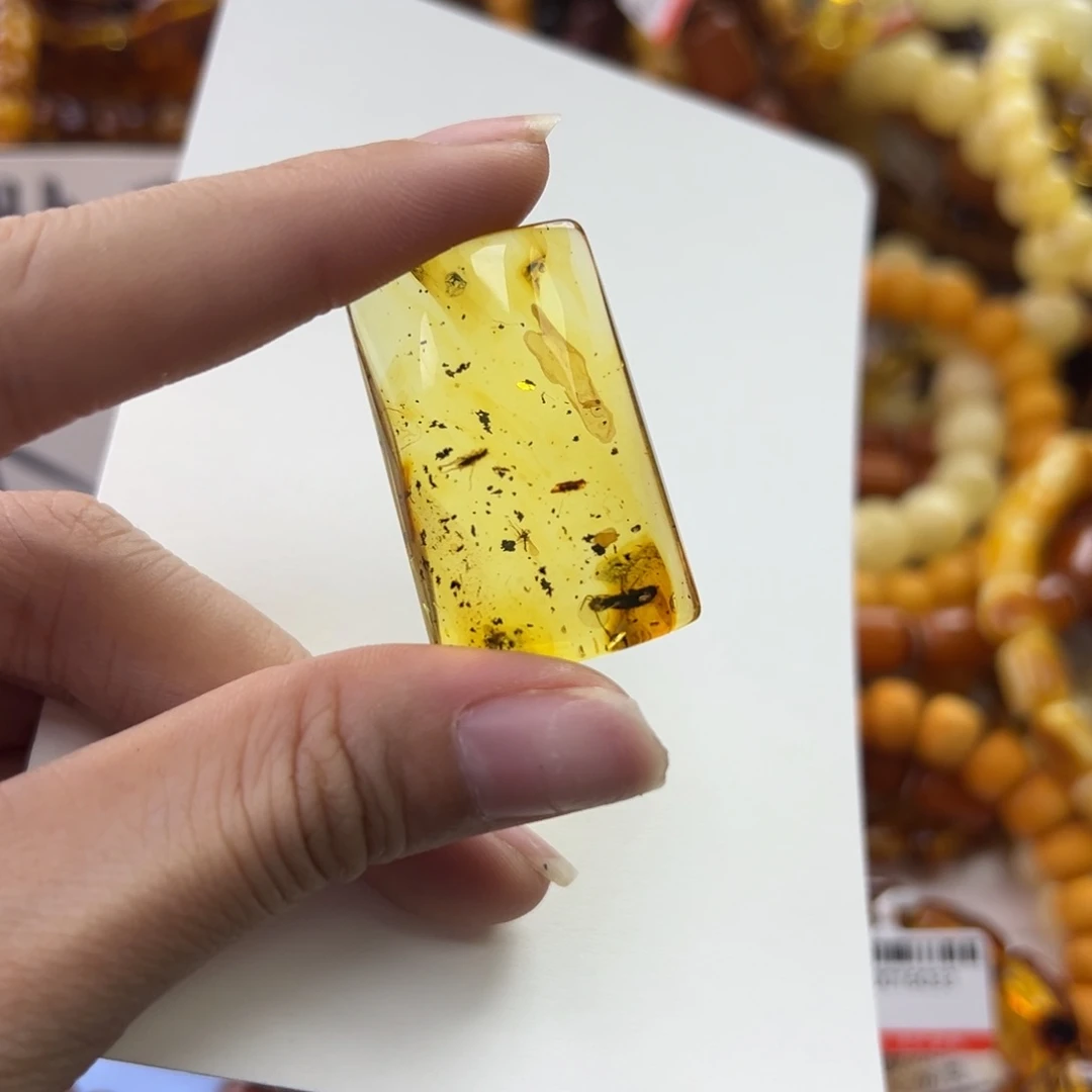 琥珀珠宝奇石未镶嵌