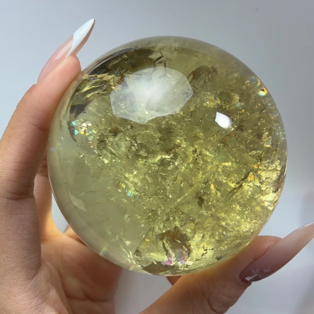 珠宝半成品未镶嵌黄晶72.2mm