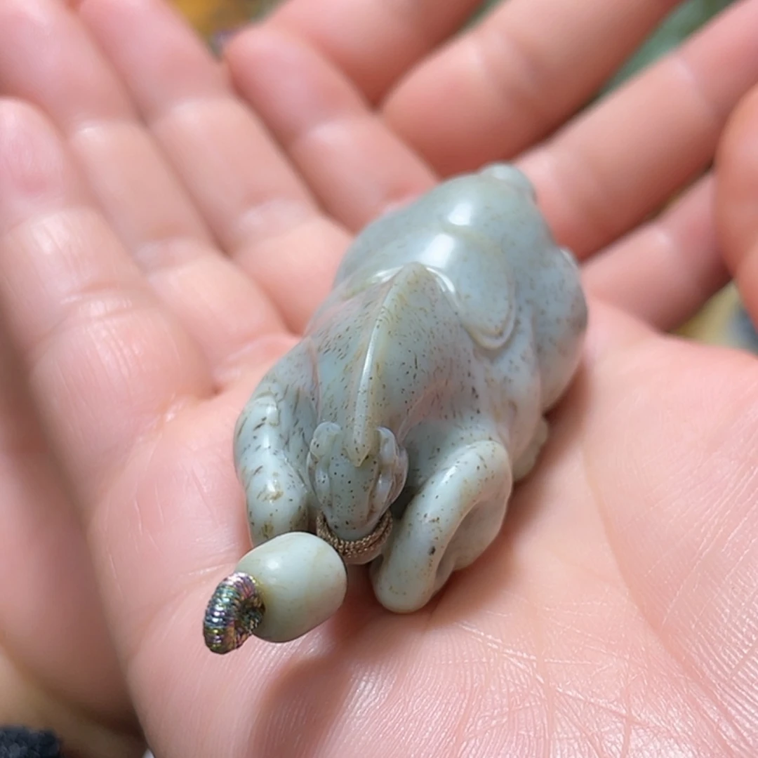 【闪购商品】岫岩老玉（透闪石质玉）把件未镶嵌胡***?