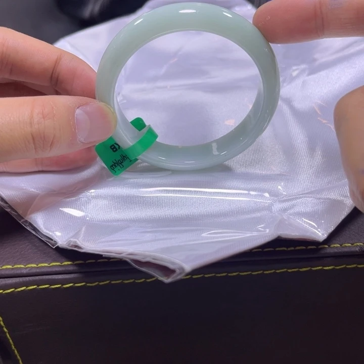 翡翠手镯未镶嵌天然A货翡翠缅料手镯多样性发货团购发一件