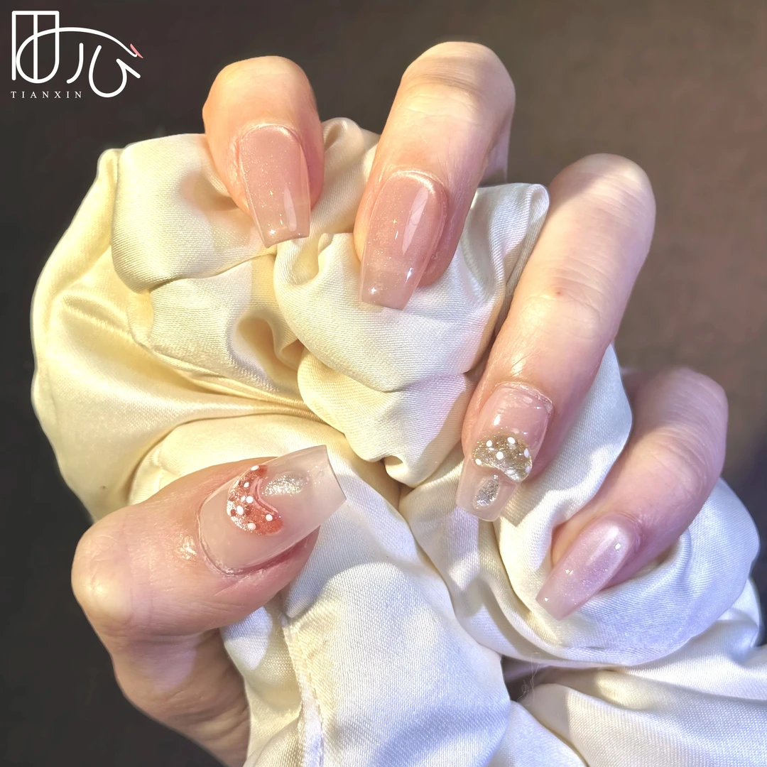 田心 ·【椿野】秋冬款可爱小蘑菇立体工艺氛围感猫眼纯手工穿戴甲