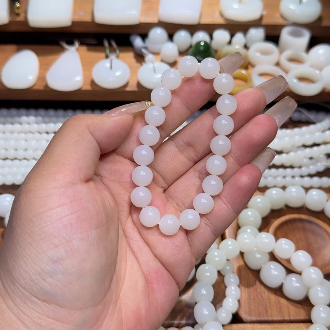 护***航和田玉未镶嵌颈饰