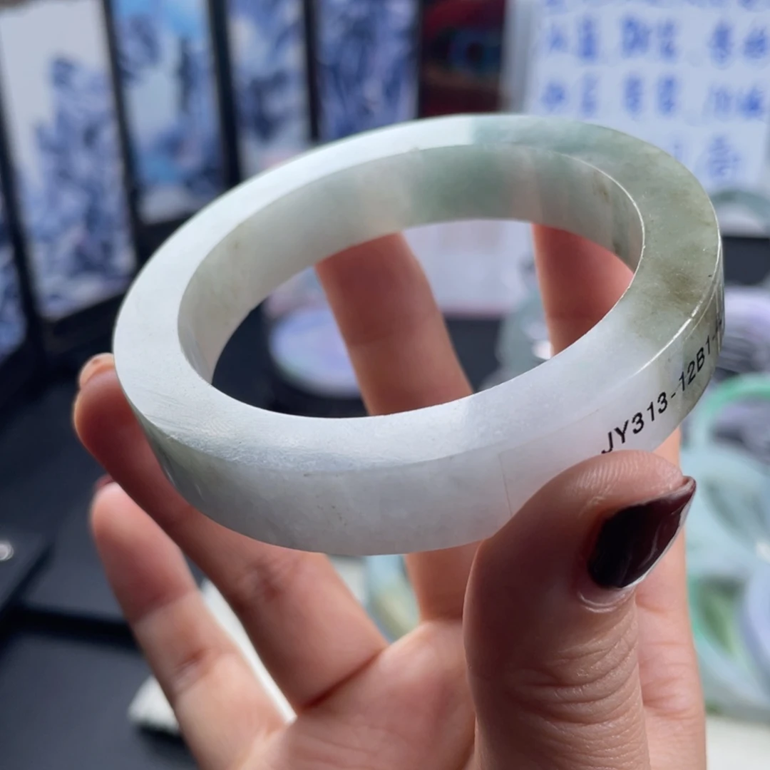 定制翡翠未镶嵌有裂漏