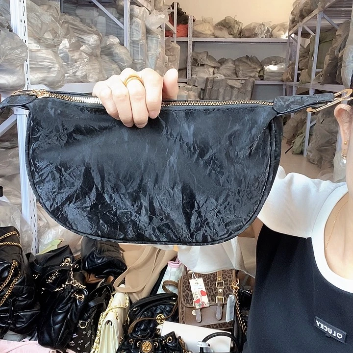 蚕丝小牛剖层皮革PU