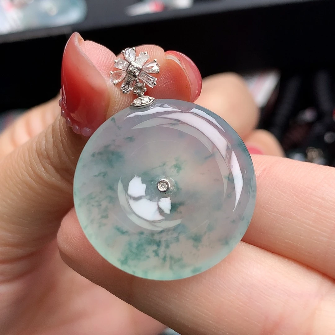 翡翠18K金镶嵌颈饰翡翠