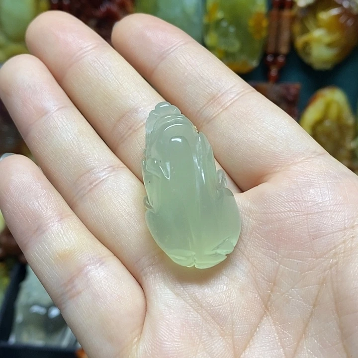 未镶嵌岫玉吊坠(赠链)