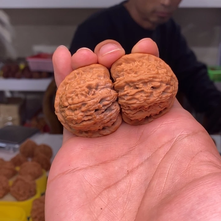 文玩核桃吊坠文玩核桃全品三角白42～