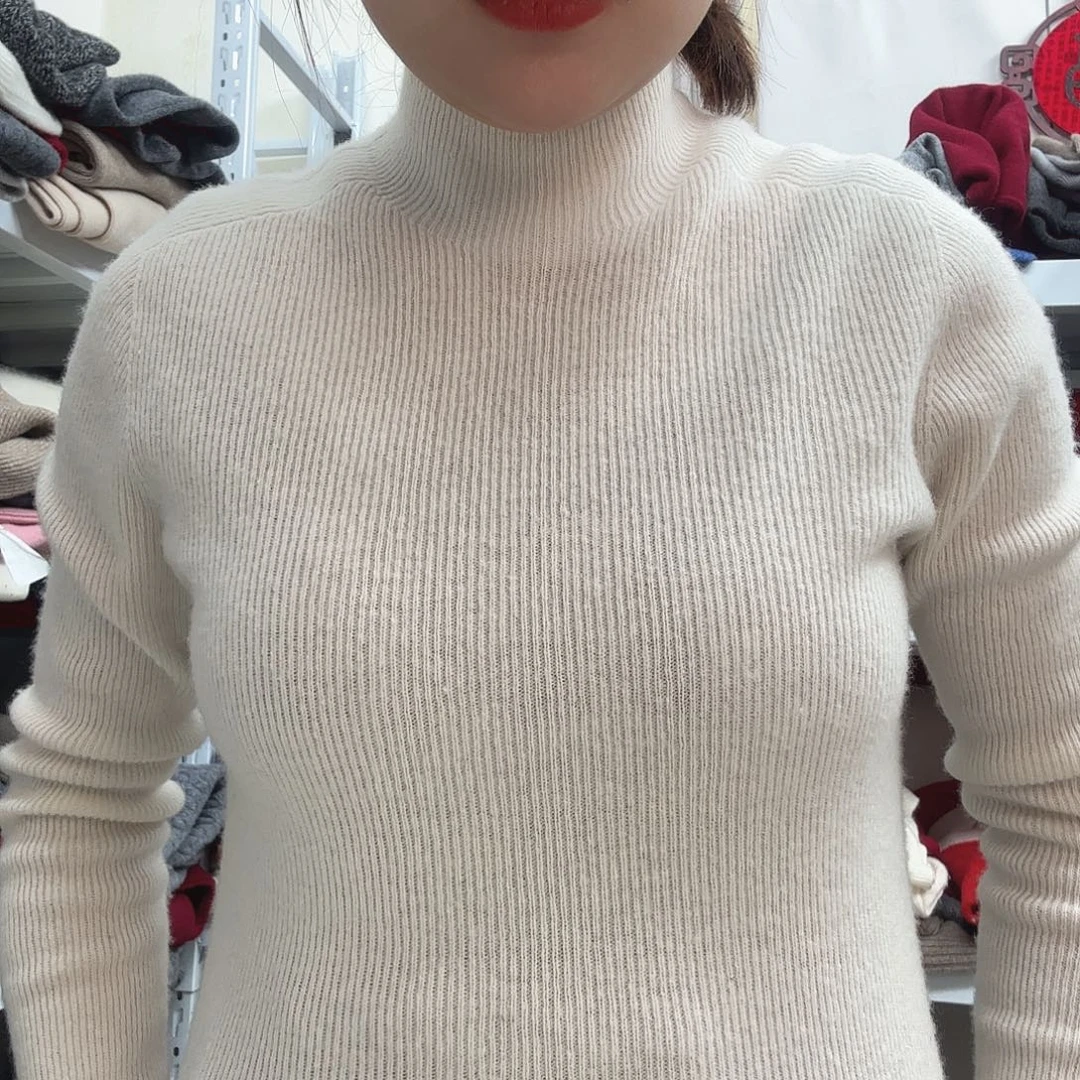 135斤半高领白色抽条