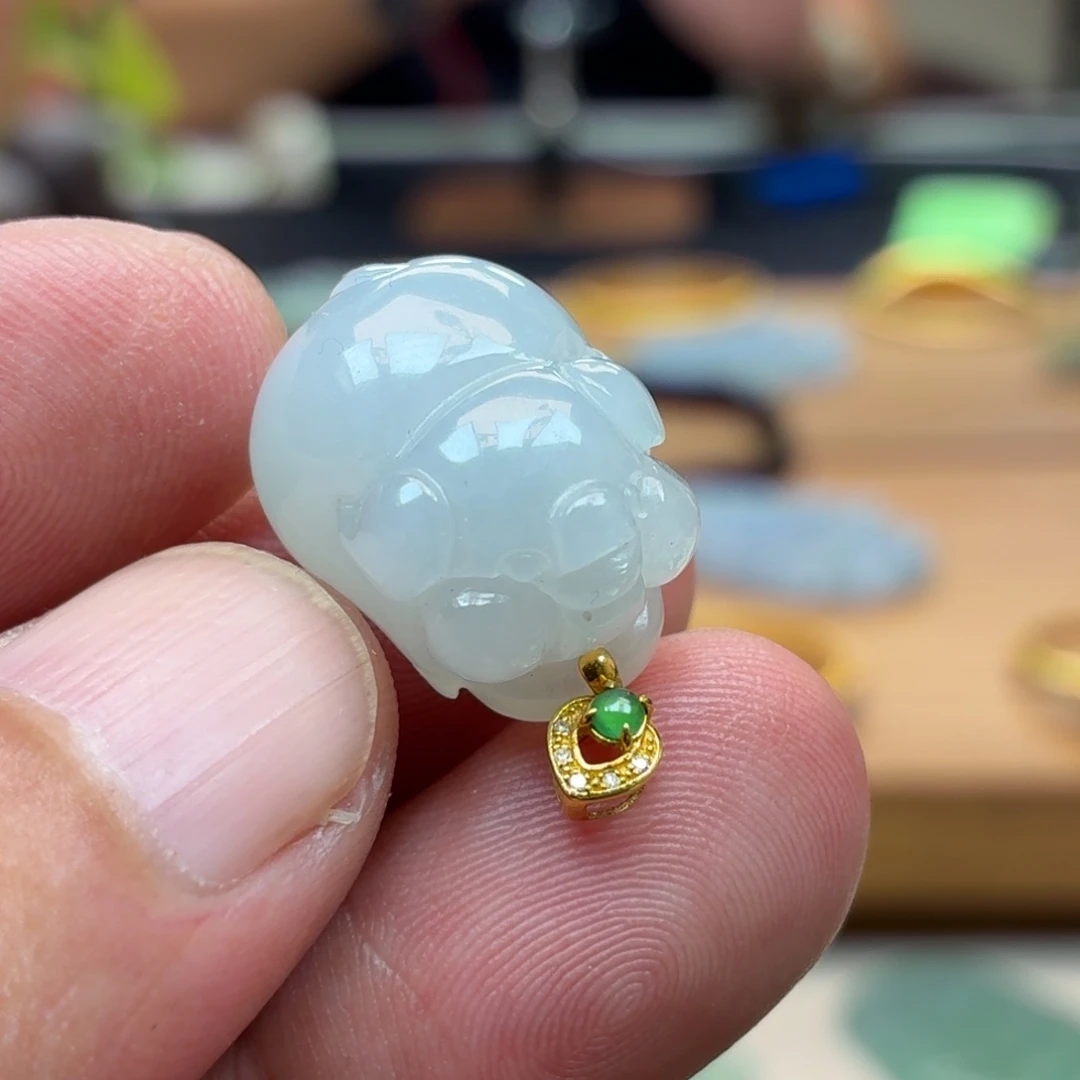 翡翠18K金镶嵌颈饰