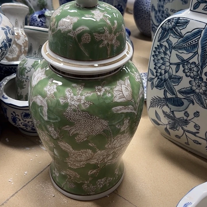 瓷片微瑕收。微瑕。。。。。。。。。