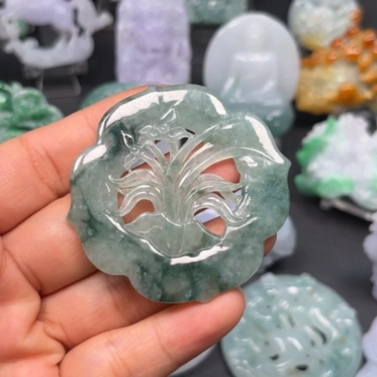 翡翠未镶嵌颈饰翡翠